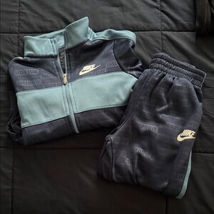 Nike Kids' Teal and Black Jogger Set